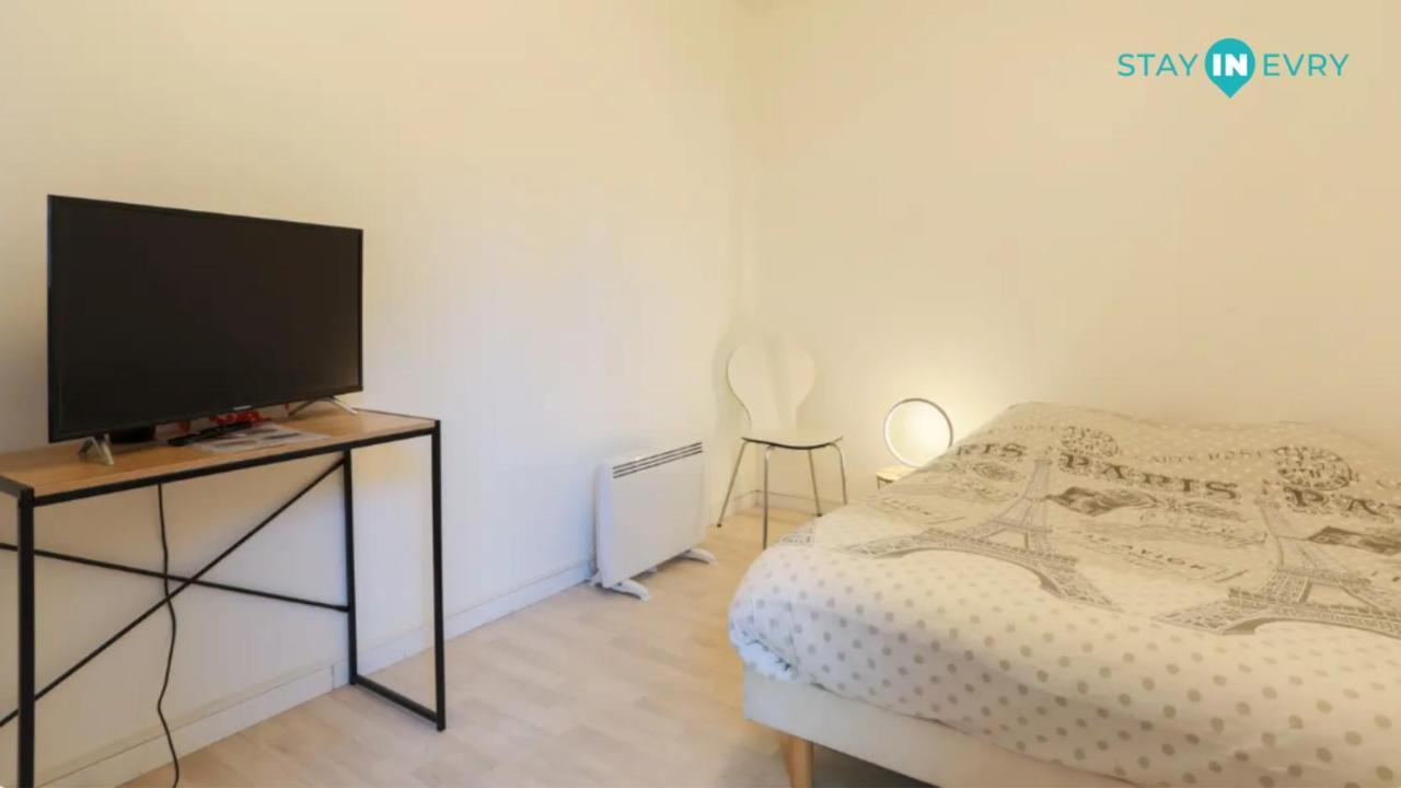 Stay In Evry Courcouronnes Exterior photo